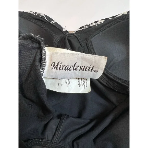 Miraclesuit One‎ Piece 12 Swimsuit Black Underwire Padded Bathing Suit Slimming - Picture 4 of 5
